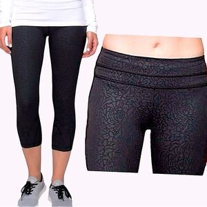 Lululemon Run: Inspire Crop II, Black Petal Camo Embossed Print, Size 6